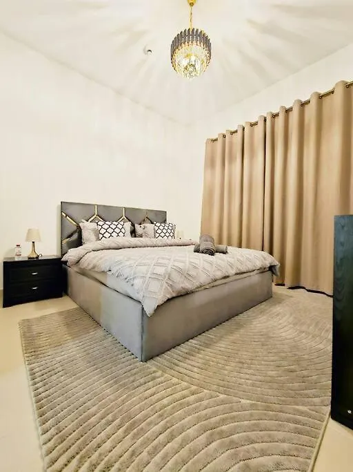 Luxury Downtown Apartment With Burj Khalifa View Dubai