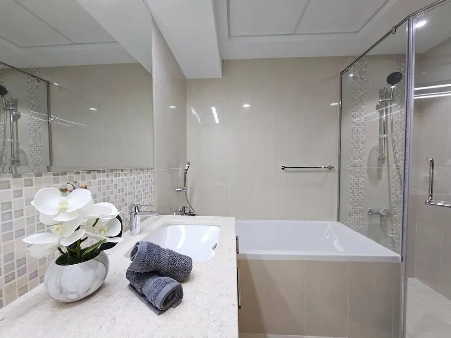 Luxury Downtown Apartment With Burj Khalifa View Dubai 0*,  Emirati Arabi Uniti
